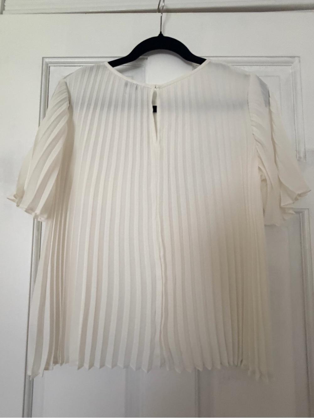 Express Cream Pleated Short Sleeve Blouse - Picture 3 of 3